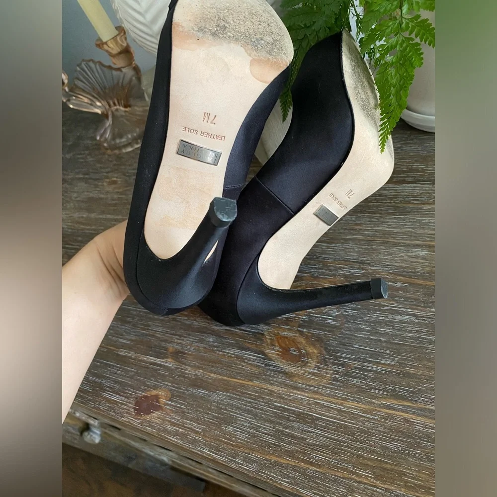 Badgley Mischka‎ Women’s Black Satin Peep Toe Stilettos, 7M MSRP $245